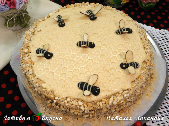 Медовик "Пчелиный рай" - фото рецепта