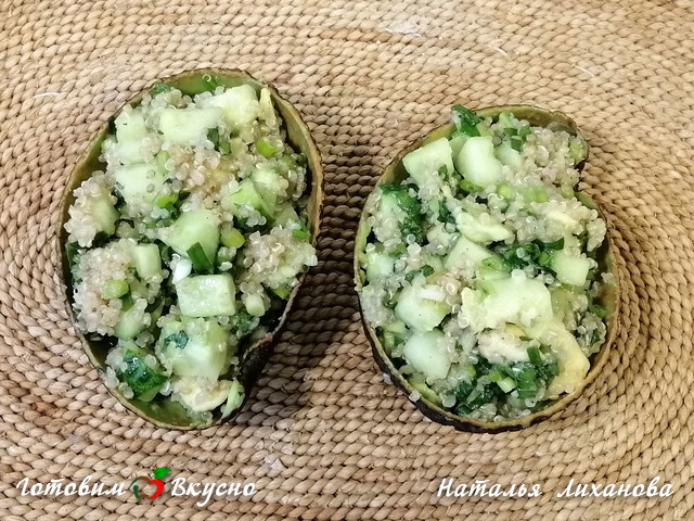 Салат  с киноа огурцом и авокадо - фото рецепта