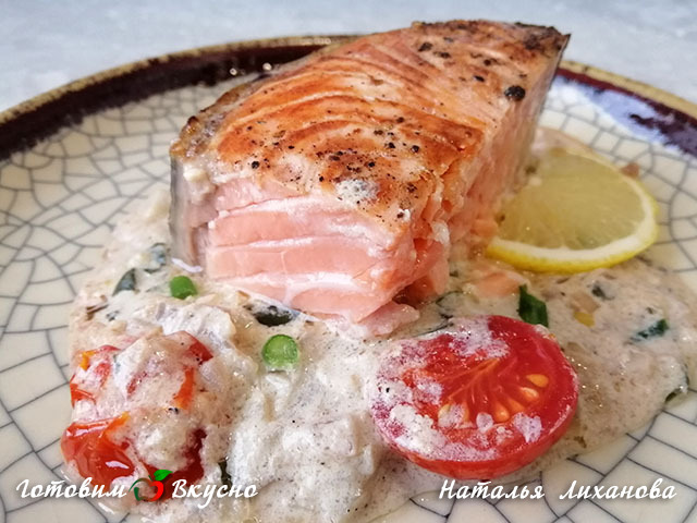 Стейки лосося в сливочно-чесночном соусе - фото рецепта